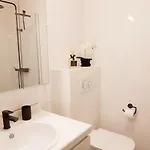 Apartment Sfeervol En Lichtrijk Centrum *