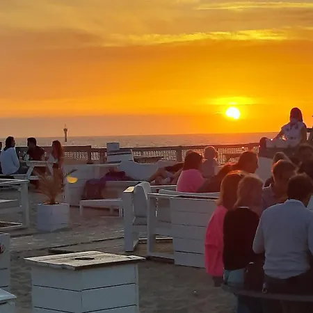 Sfeervol En Lichtrijk Centrum Кнокке-Хейст