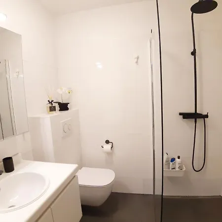 Appartement Sfeervol En Lichtrijk Centrum