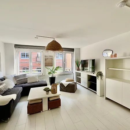 Sfeervol En Lichtrijk Centrum Апартаменты