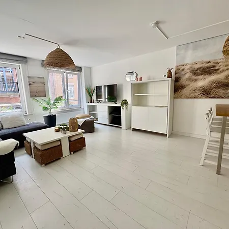 Апартаменты Sfeervol En Lichtrijk Centrum Кнокке-Хейст