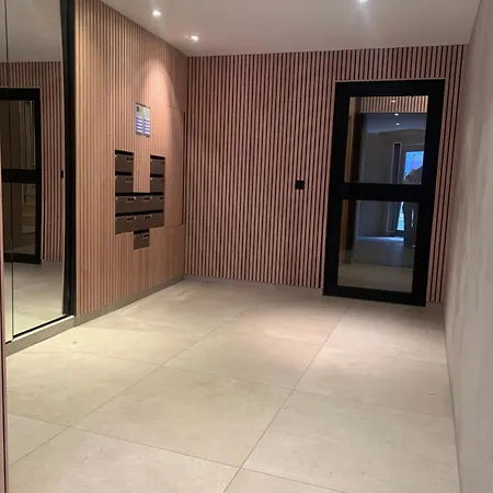 Sfeervol En Lichtrijk Centrum *